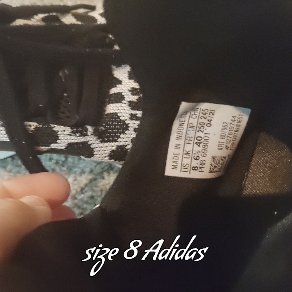 Adidas - Picture 4 of 4